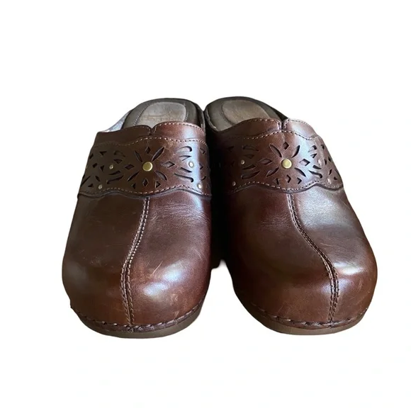 DANSKO Women's Clogs Sz 38 SHYANNE Brown Slip On Cut Out Stud Design Mules Shoes - Picture 3 of 5